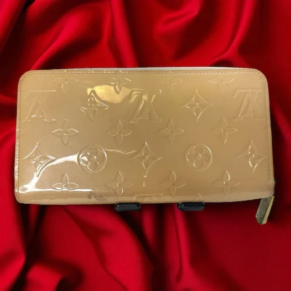Women's Louis Vuitton Wallet Beige - Picture 1 of 9